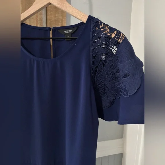 💙 Simply Vera Elegant Navy Blue Lace Sleeve Blouse - Picture 4 of 7